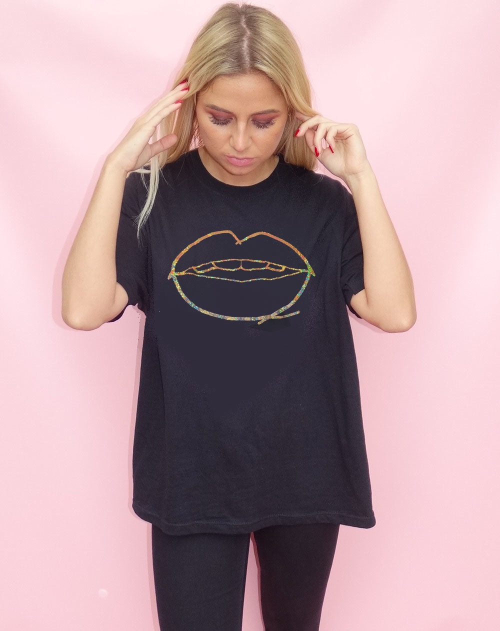 Gold Holographic Lip Outline Print Tshirt In Black