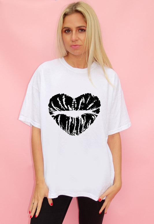 Heart Shape Lip T-shirt Black