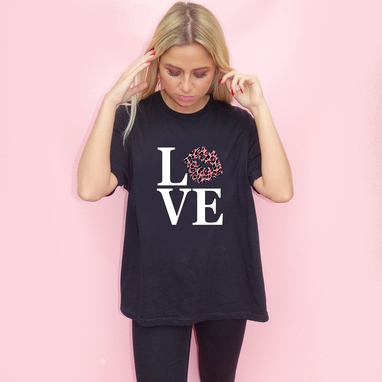 Love With Pink Leopard Lip Print Tshirt In Black