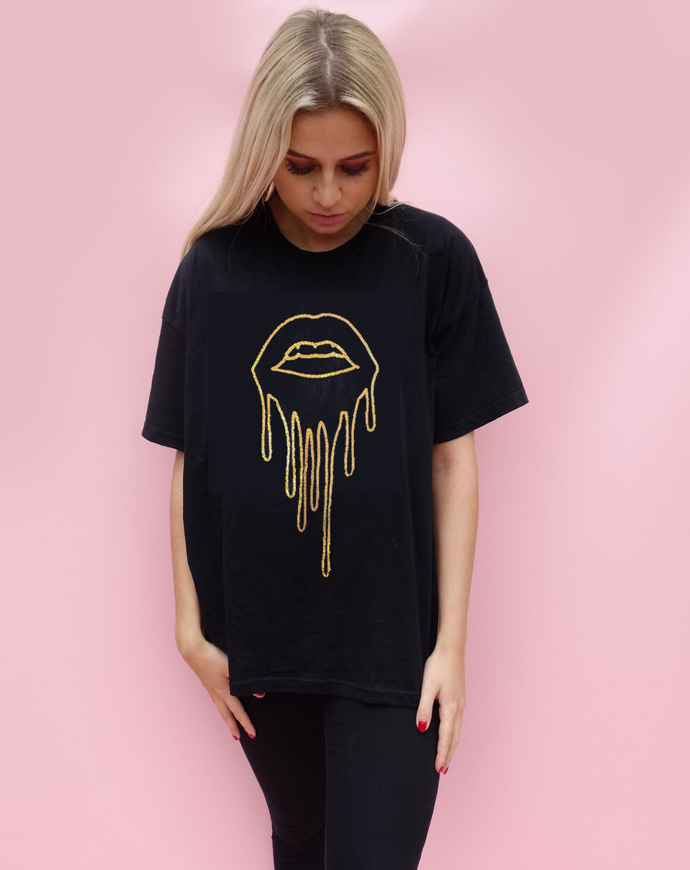 Gold Holographic Drip Lip Outline Print Tshirt In Black