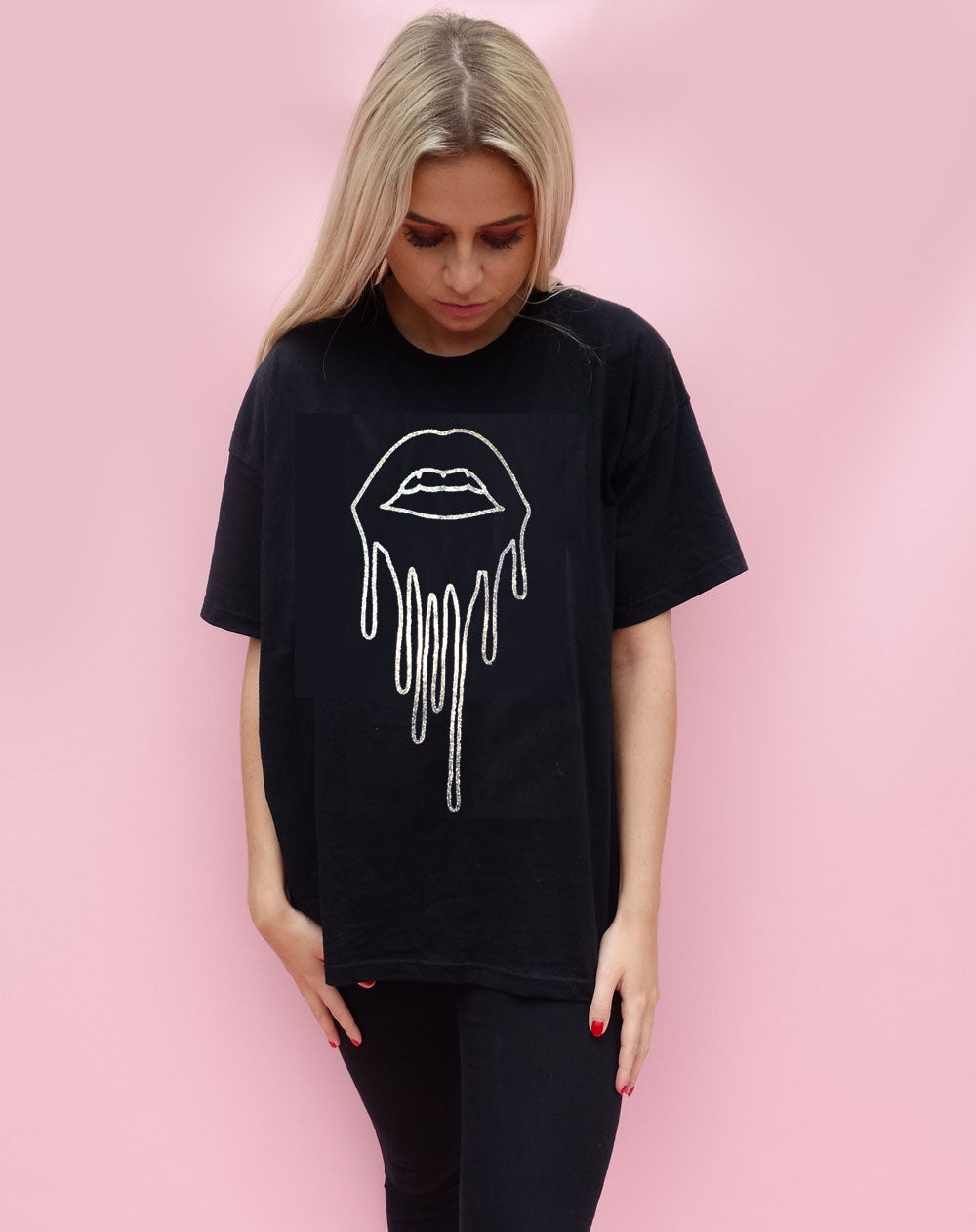 Silver Holographic Drip Lip Outline Print Tshirt In Black